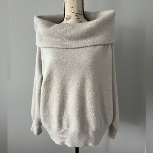 5/$20 Women’s H&M Scoop Neck Off The Shoulder 3/4 Sleeve  Sweater Cream …
